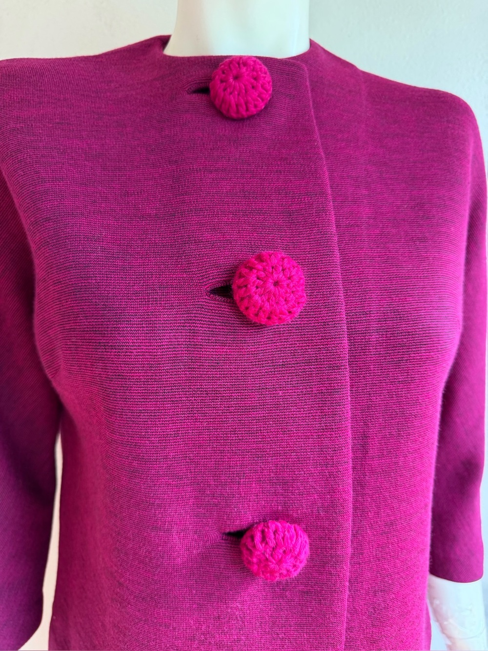 Vintage 1950s 1960s MAGENTA PINK Wool Knit Suit Skirt Set Promenade Scarf Ascot - Picture 4 of 16